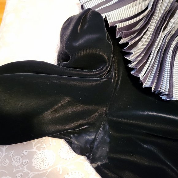 RARE Vintage Valentino Black Velvet Midi Dress, Italian size 44 - Picture 13 of 15